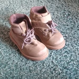 Girls boots